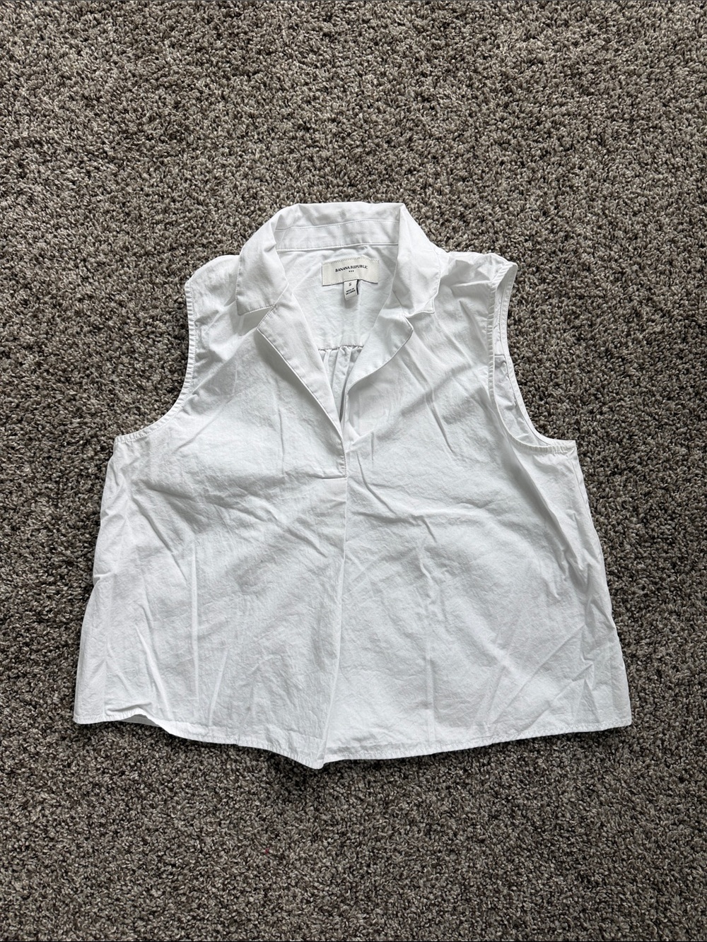 Banana Republic White Cropped  Sleeveless Collared Popover Blouse